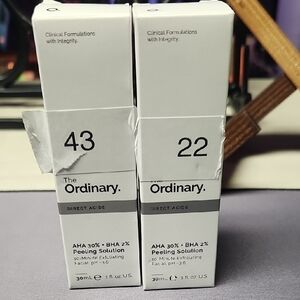The Ordinary AHA 30% + BHA 2% Peeling Solution - Gray and White 2pk